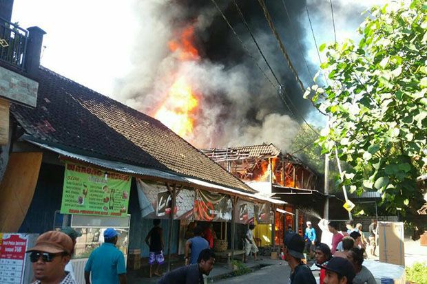Toko Mebel Ludes Terbakar,...