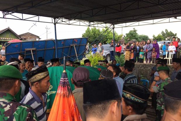 Begini Suasana Pemakaman...