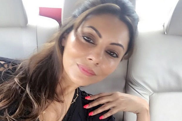 Istri Shahrukh Kahn...