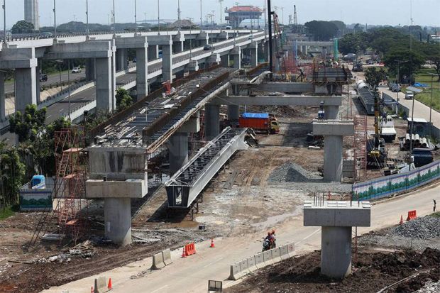 Sky Train Bandara Soetta...