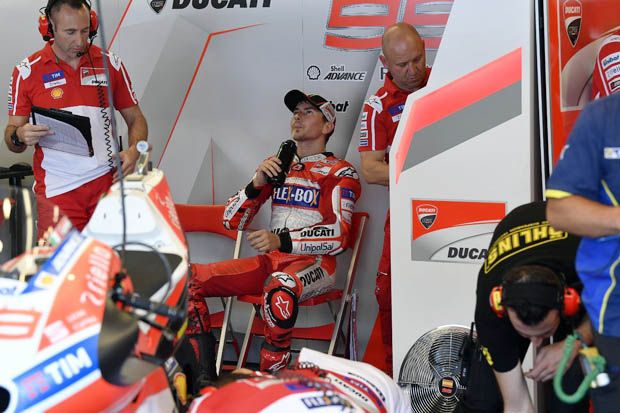 Lorenzo: Di Jerez, Kami...