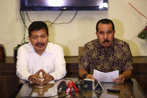 Membangkang, Internal...