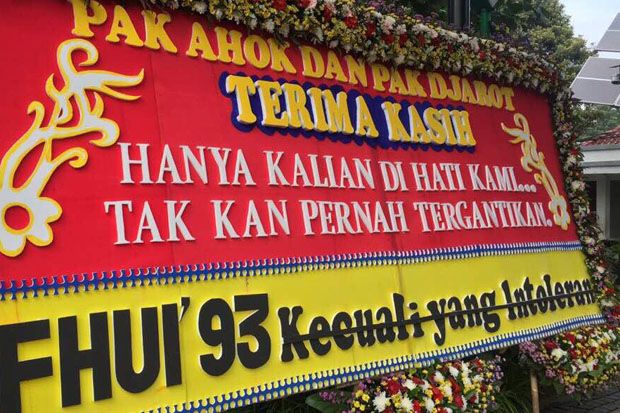 Kalimat Karangan Bunga...