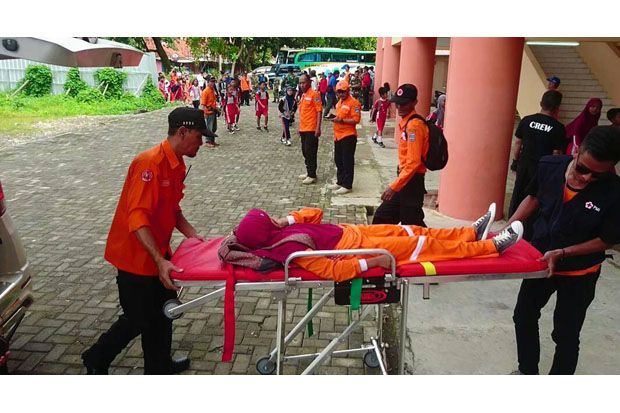 Warga Pangandaran Belajar...