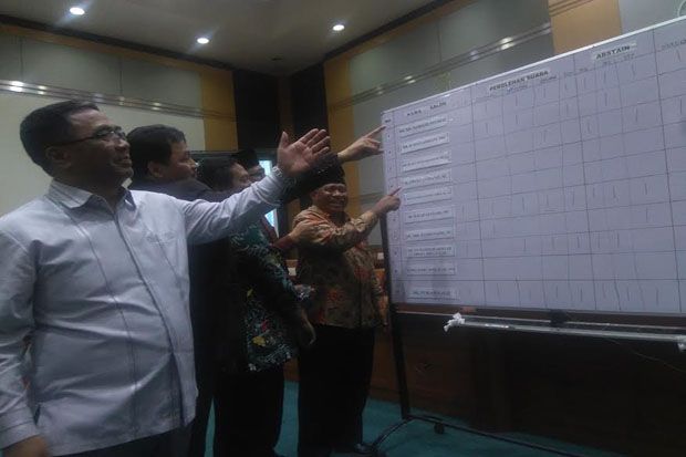 DPR Pilih 5 Anggota...