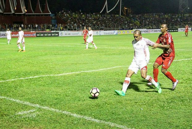 Riko Simanjuntak Bawa...