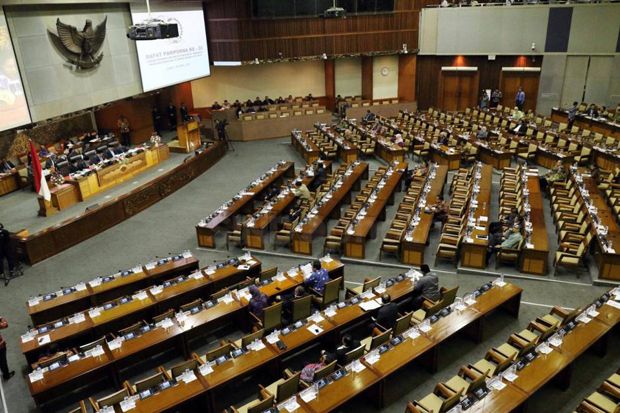 Masyarakat Harus Beri...