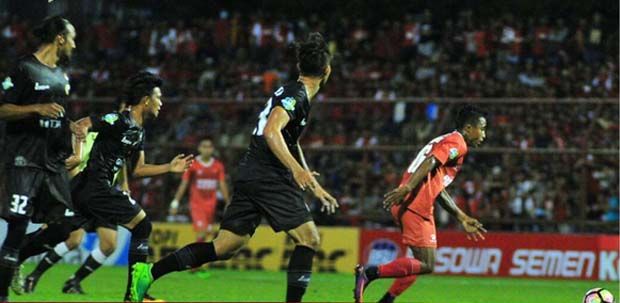 Persija Jakarta Takluk...