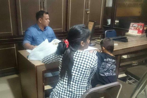 Melawan, Ibu Muda Cantik...
