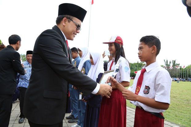 Bupati Anas Minta Pelajar...