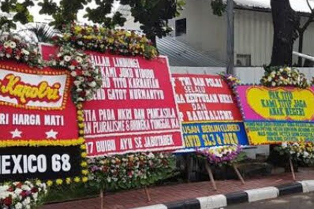 Karangan Bunga Dinilai...