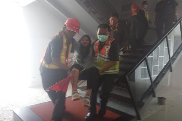 Api Berkobar di Perkantoran,...