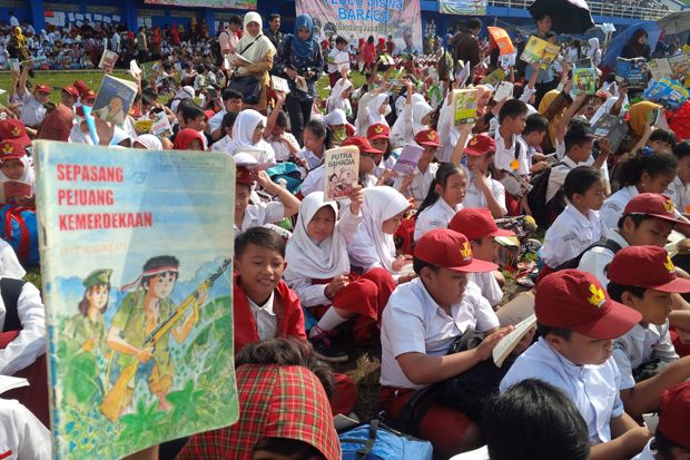 Belasan Ribu Siswa di...