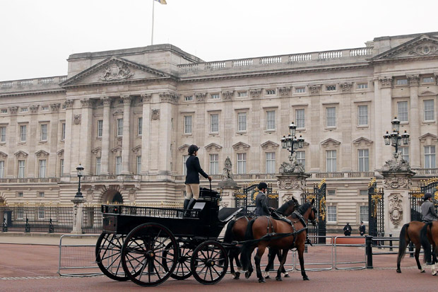 Istana Buckingham Gelar...