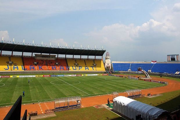 Banyak Masalah, Persib...