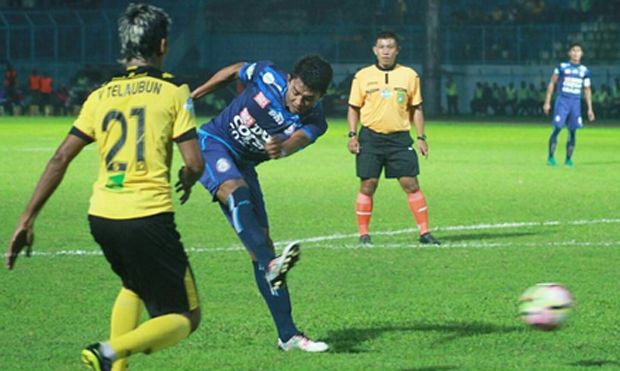 Gol Tunggal Dedik Setiawan...