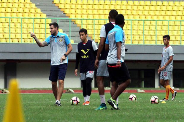 Didatangi Persegres...