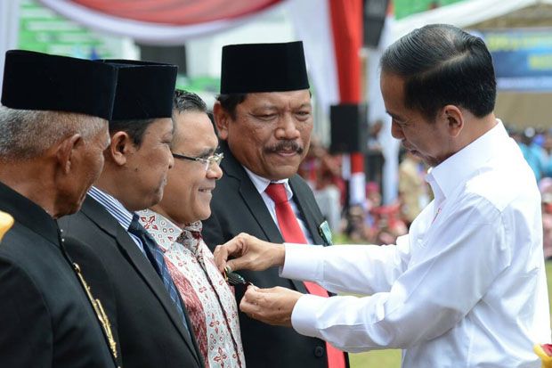 Bupati Anas Terima Satya...