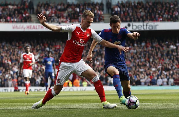 Babak I: Arsenal dan...