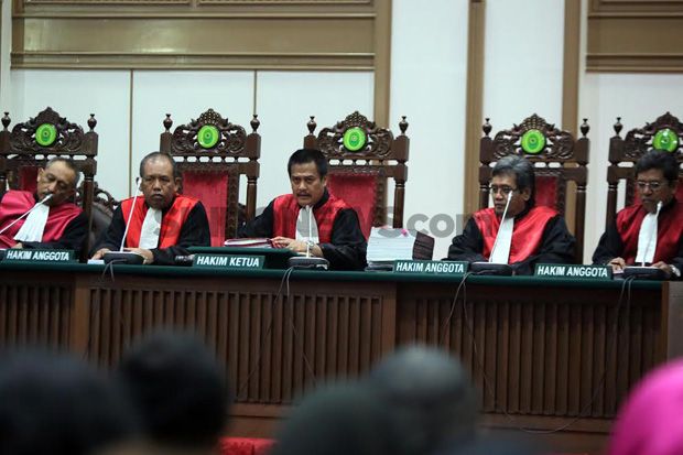 Hakim-Jaksa Kasus Ahok...