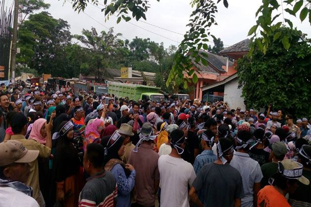 Hakim PTUN Dikepung...