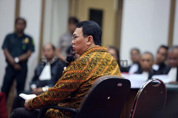 Kuasa Hukum Ahok Pasrah...