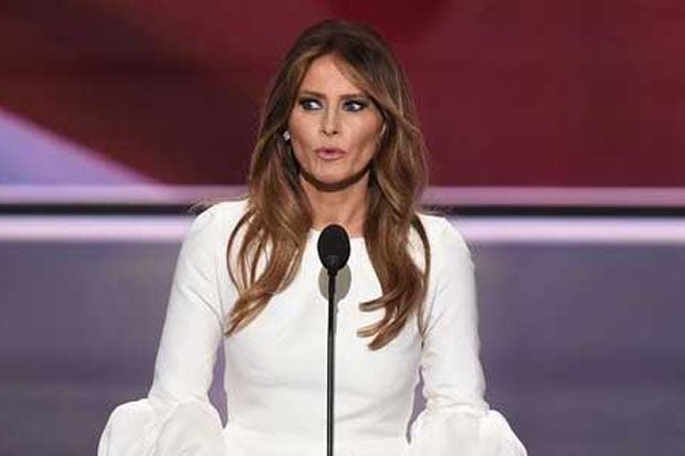 Melania Trump Berhenti...