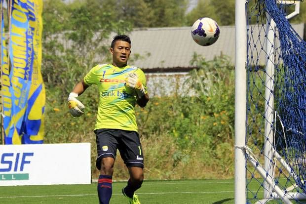 Kiper Pelapis Persib...
