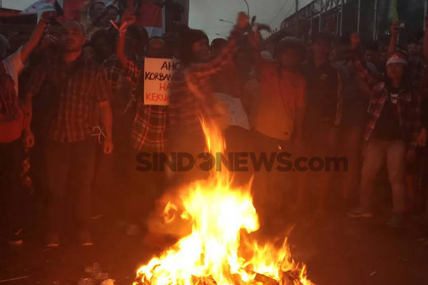 Pendukung Ahok Rusuh...