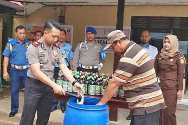 Ribuan Botol Jamu Palsu...