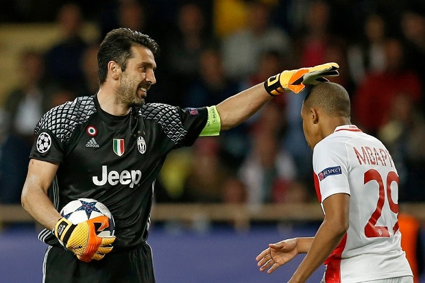 Buffon Kiper Kelima...