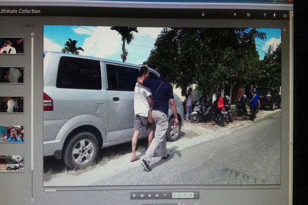 Jatuh ke Pelukan Polisi...