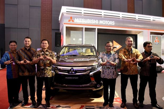 Mitsubishi Tampilkan...