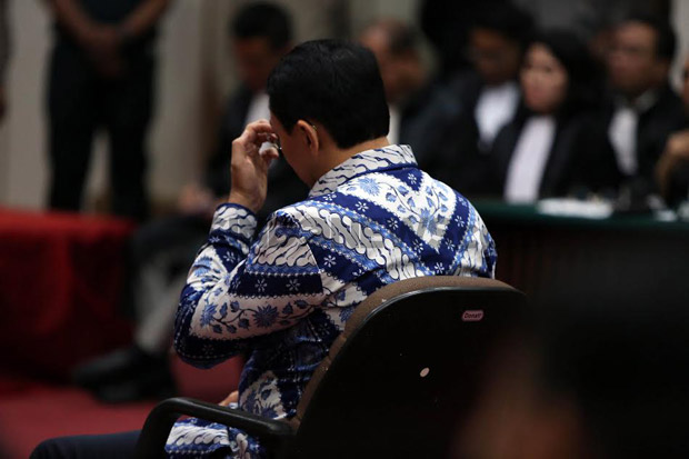 Pengamat: Kasus Hukum...