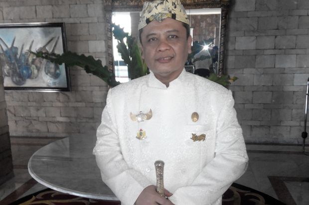 Sultan Keraton Kasepuhan...