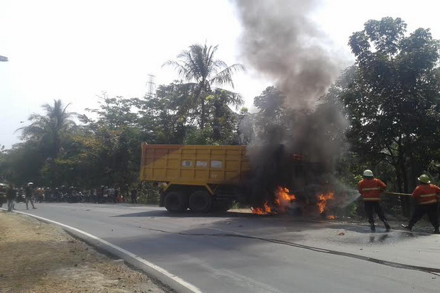 Pecah Ban, Truk Ludes...