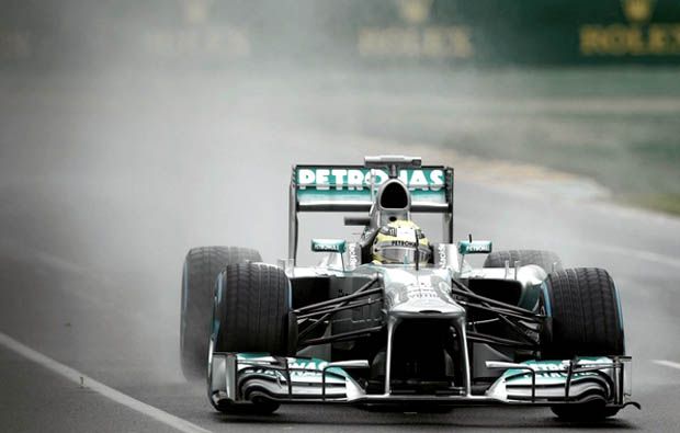 Mercedes Lakukan Perubahan...
