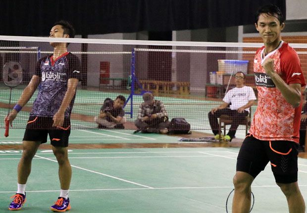 Tim Garuda Sapu Bersih...