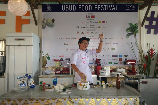 Yosua, Chef Termuda...