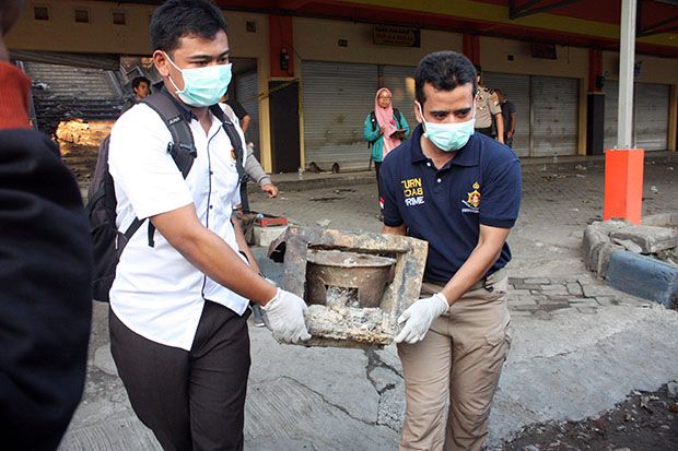 Kebakaran Pasar Songgolangit,...