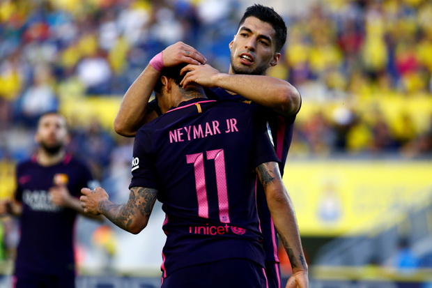 Hat-trick Neymar Semakin...