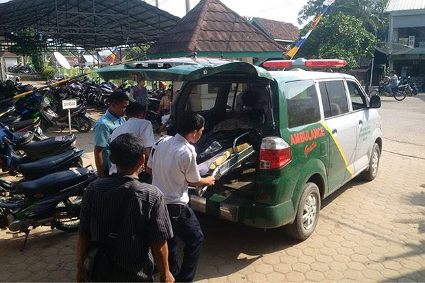 Sepeda Motor Tabrakan...