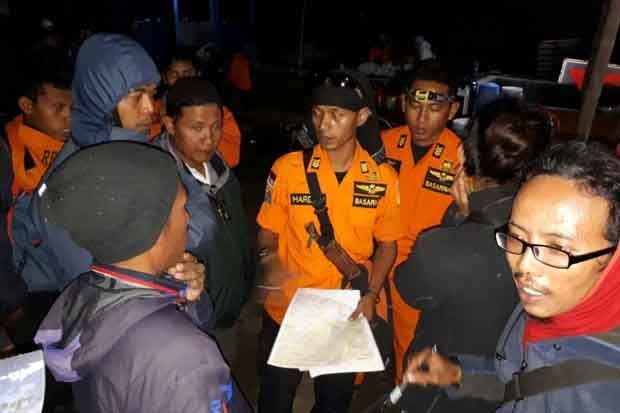 Dua Pendaki Gunung yang...