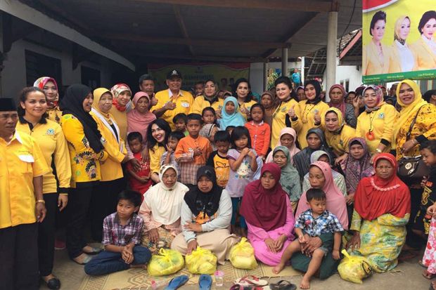 Sambangi Korban Banjir...