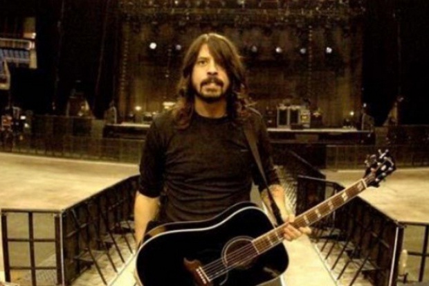 Foo Fighters Kenalkan...