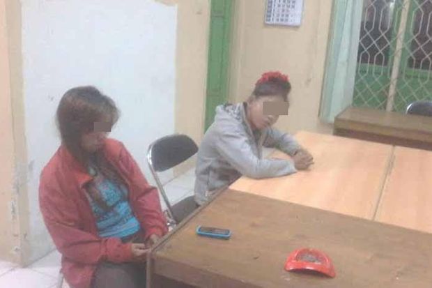 Asyik Layani Pelanggan,...