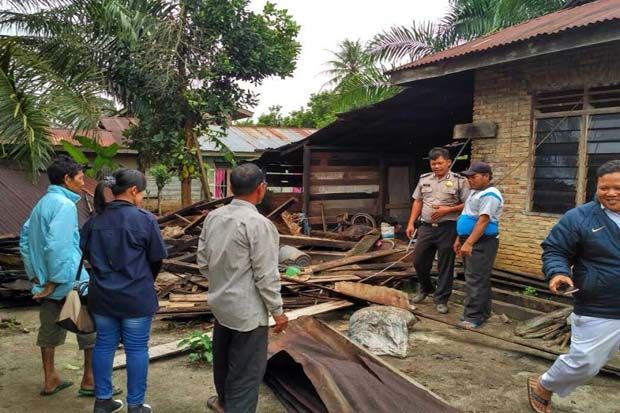 Angin Puting Beliung...