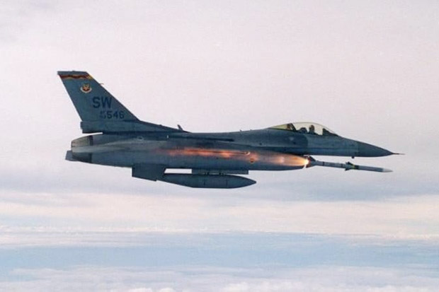 Jet-jet AS Bombardir...