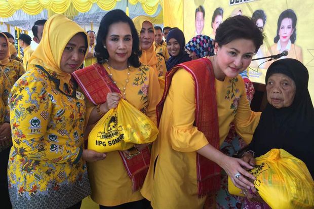 Harkitnas, Ikatan Istri...