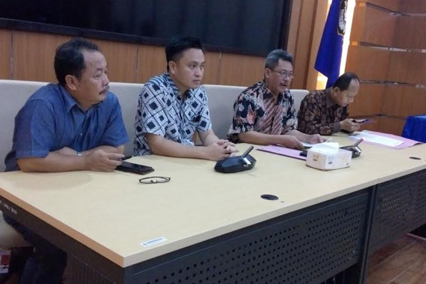 Undip Sembunyikan Identitas...